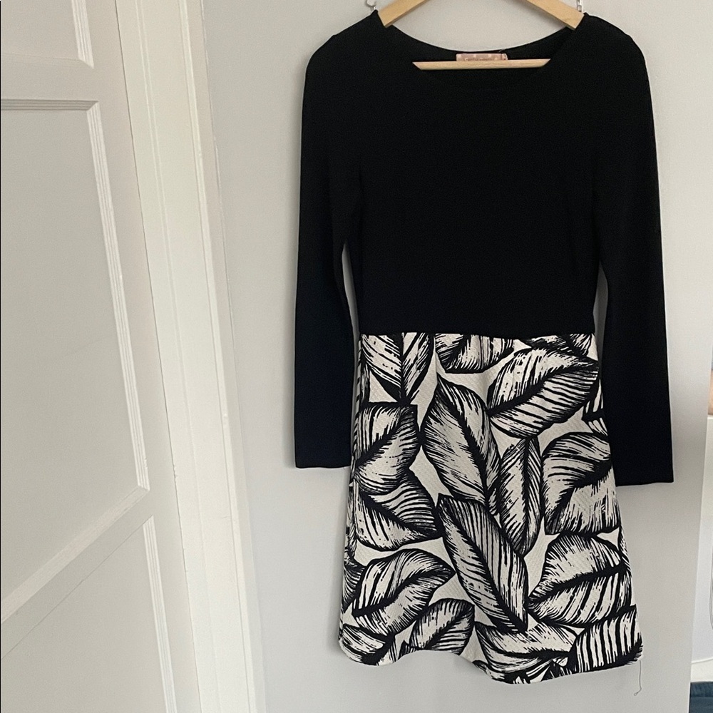 Traffic People Elegant Black and White Leaf Pattern Dress size M